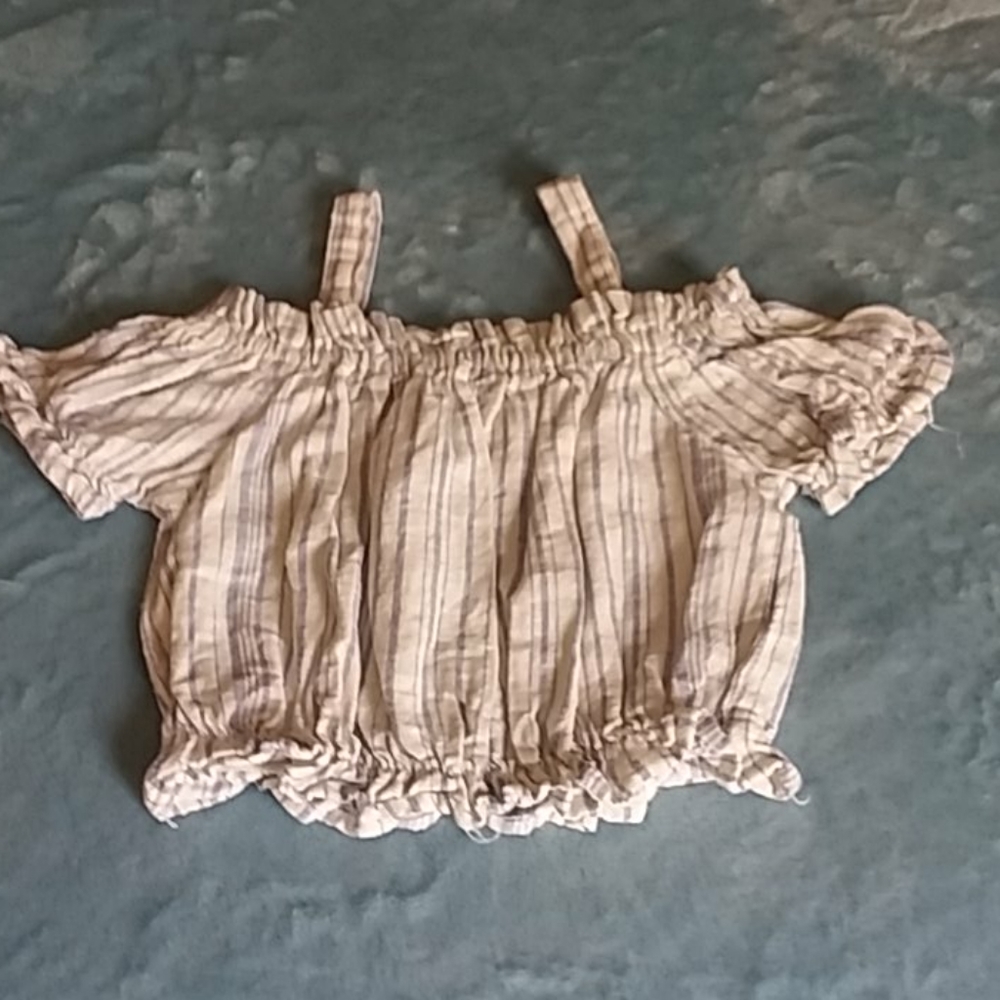 Girls shorty top never worn